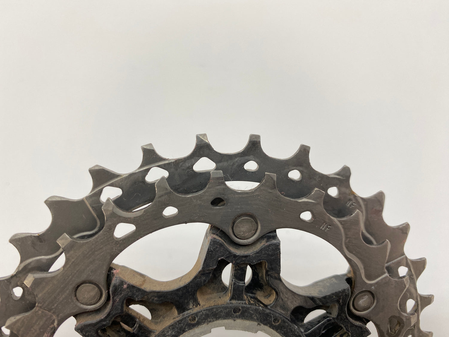 close up of the 27 and 31 cog