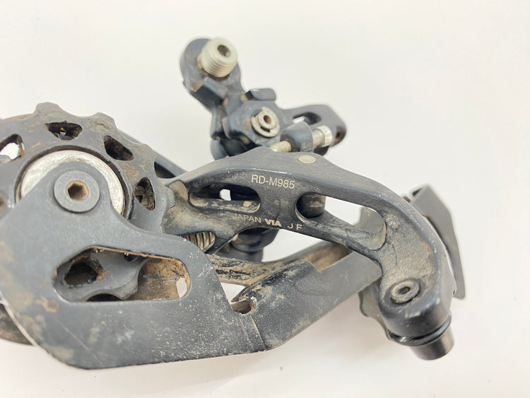 close up of the model number