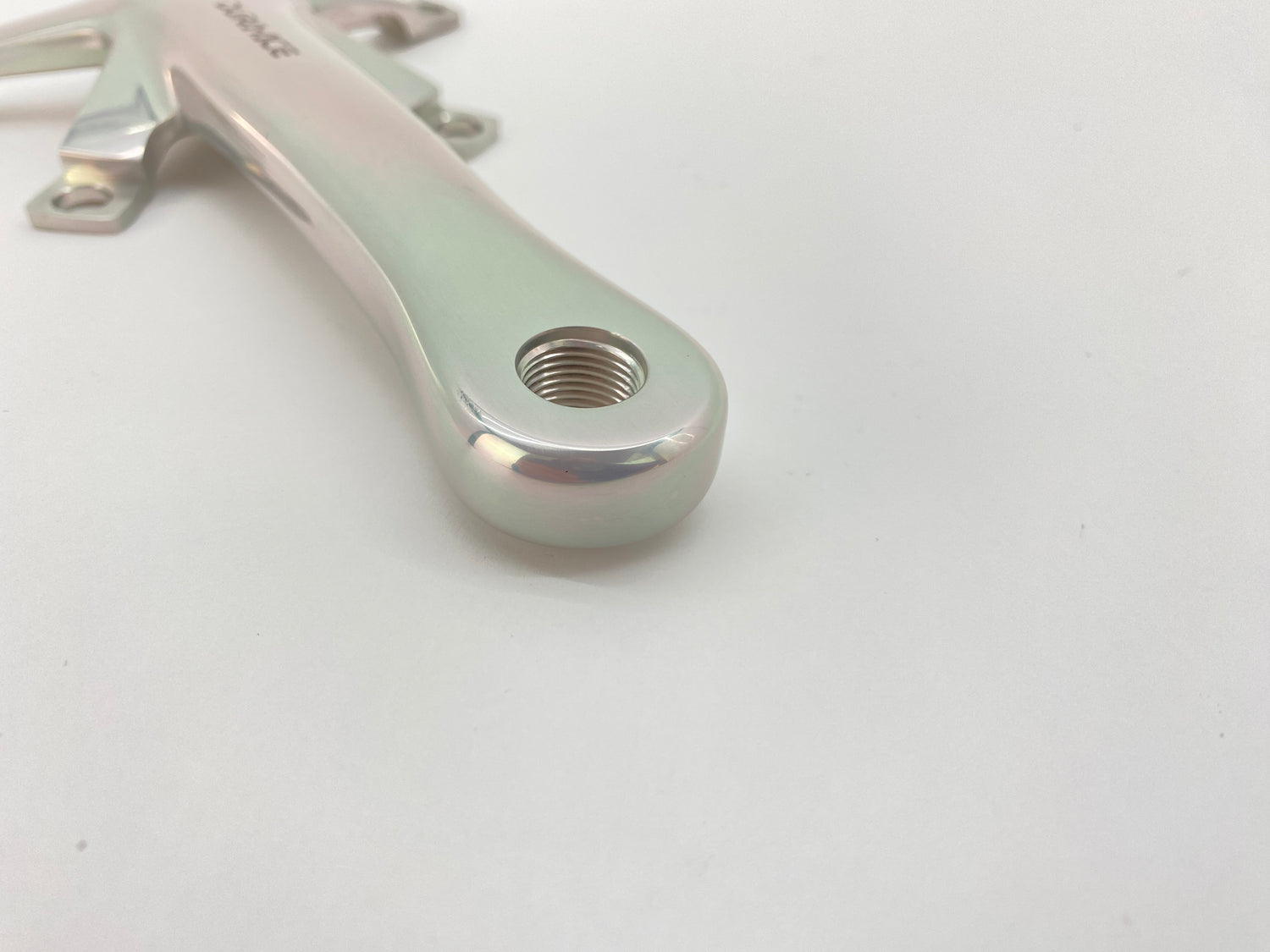 close up of the crank arm end