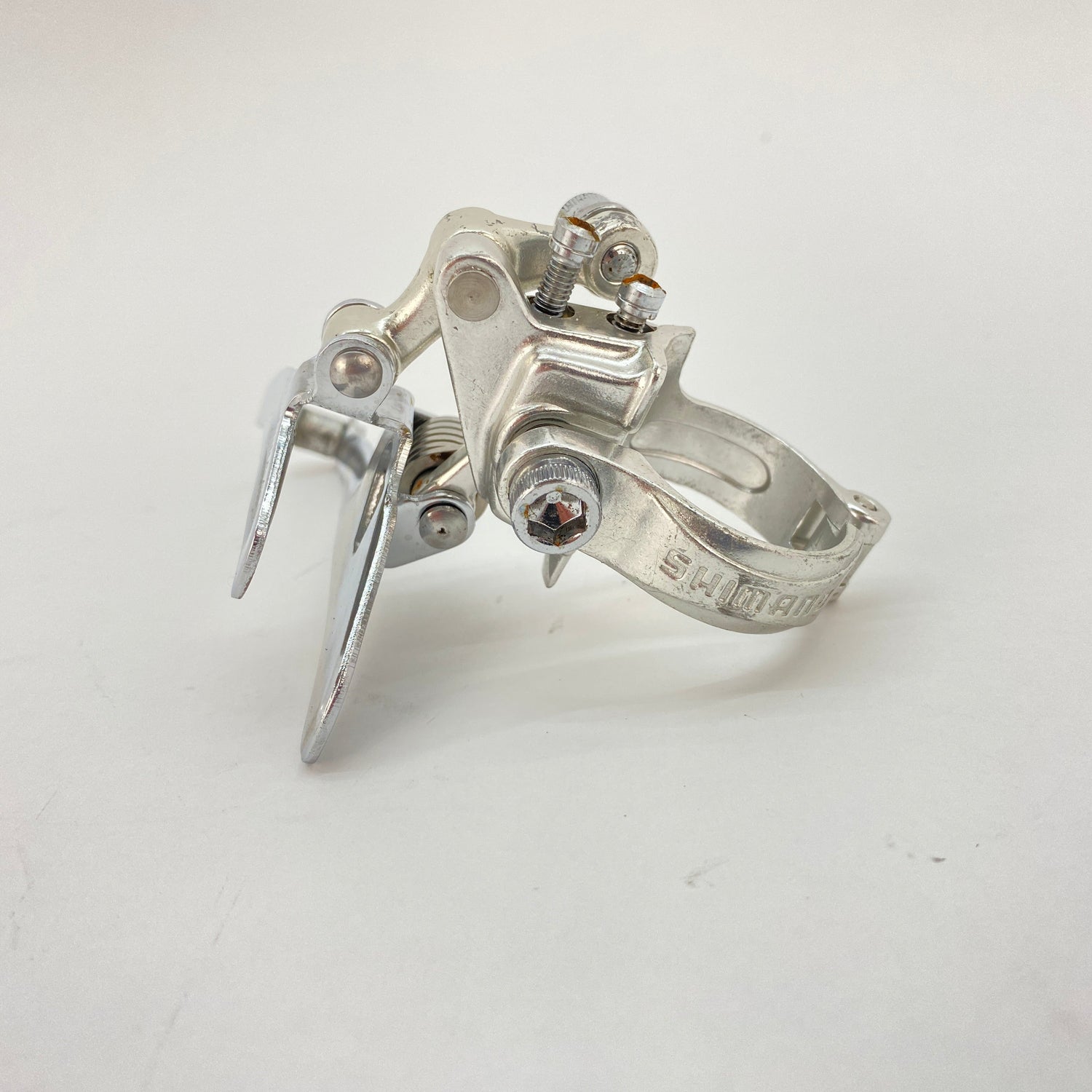 front view of the derailleur