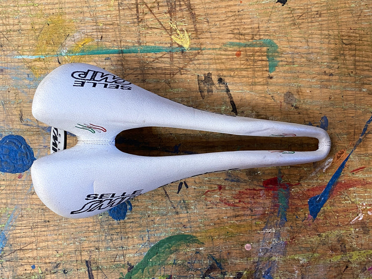 Selle SMP Stratos Carbon Saddle White