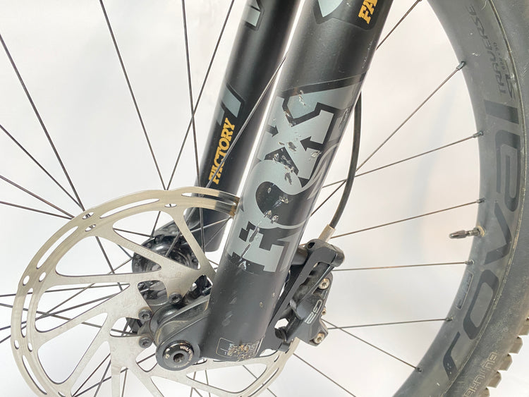 scratches on the left fork leg