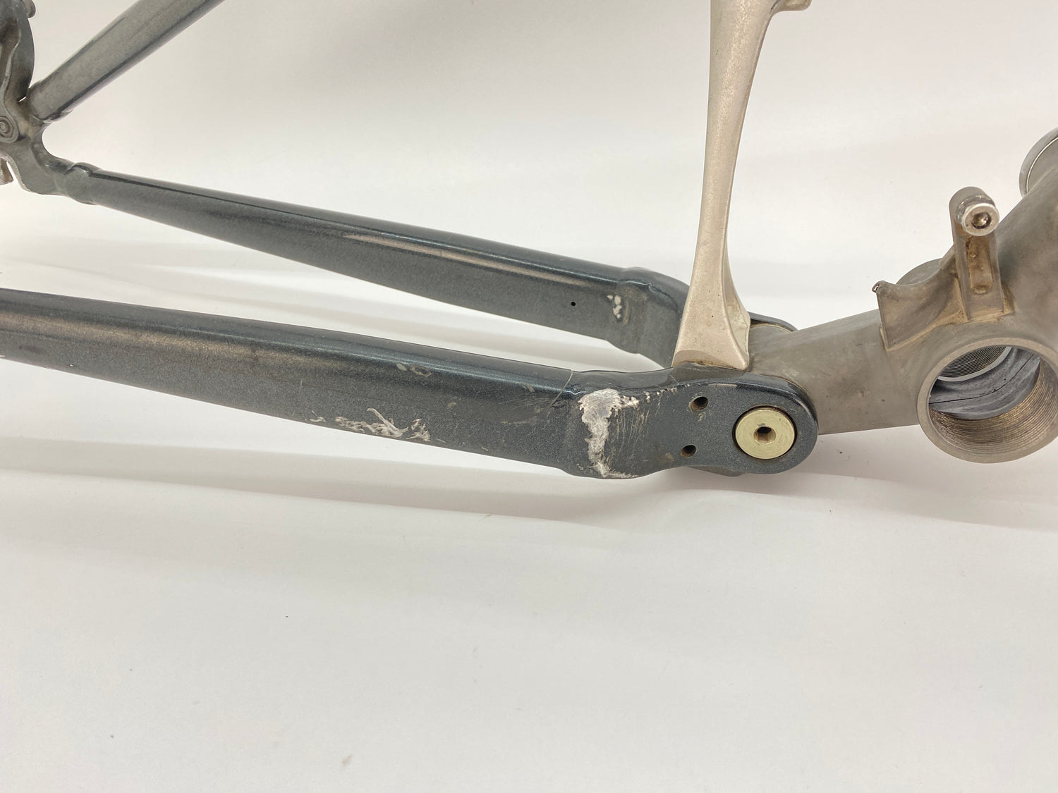 scratches on right chain stay