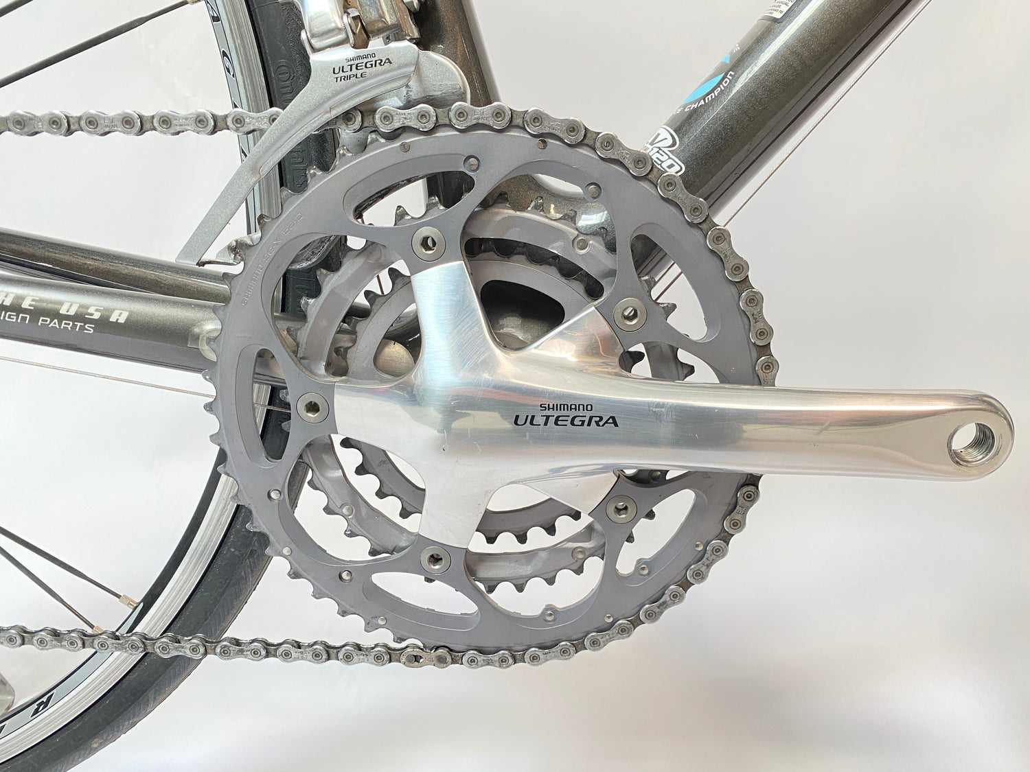 close up of the right crank arm