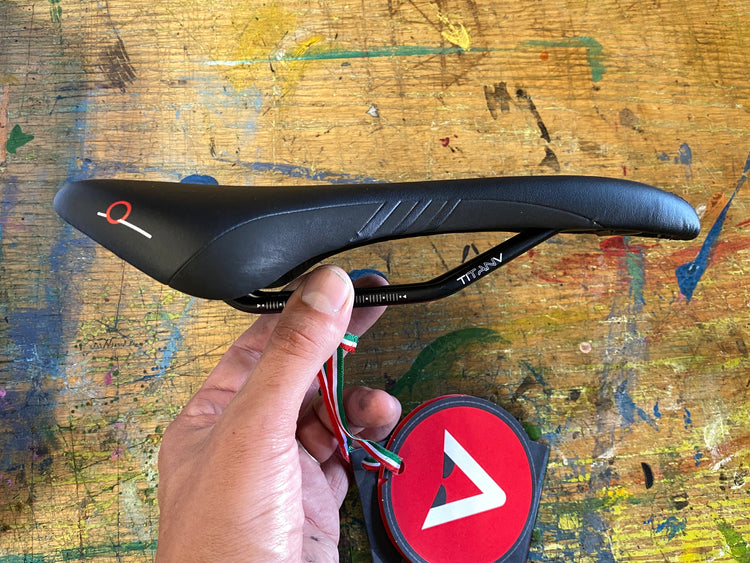 Astute Sun SR Saddle New In Box