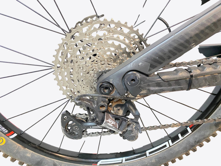 close up of the rear derailleur
