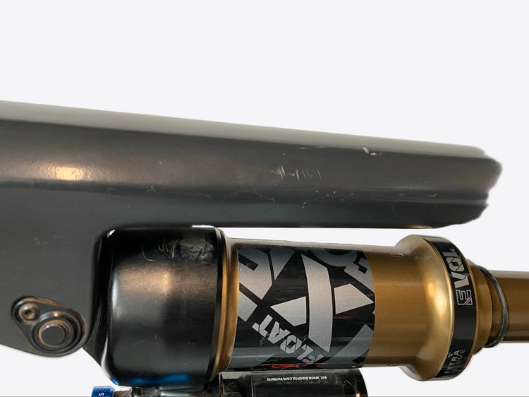 scratches on the top tube