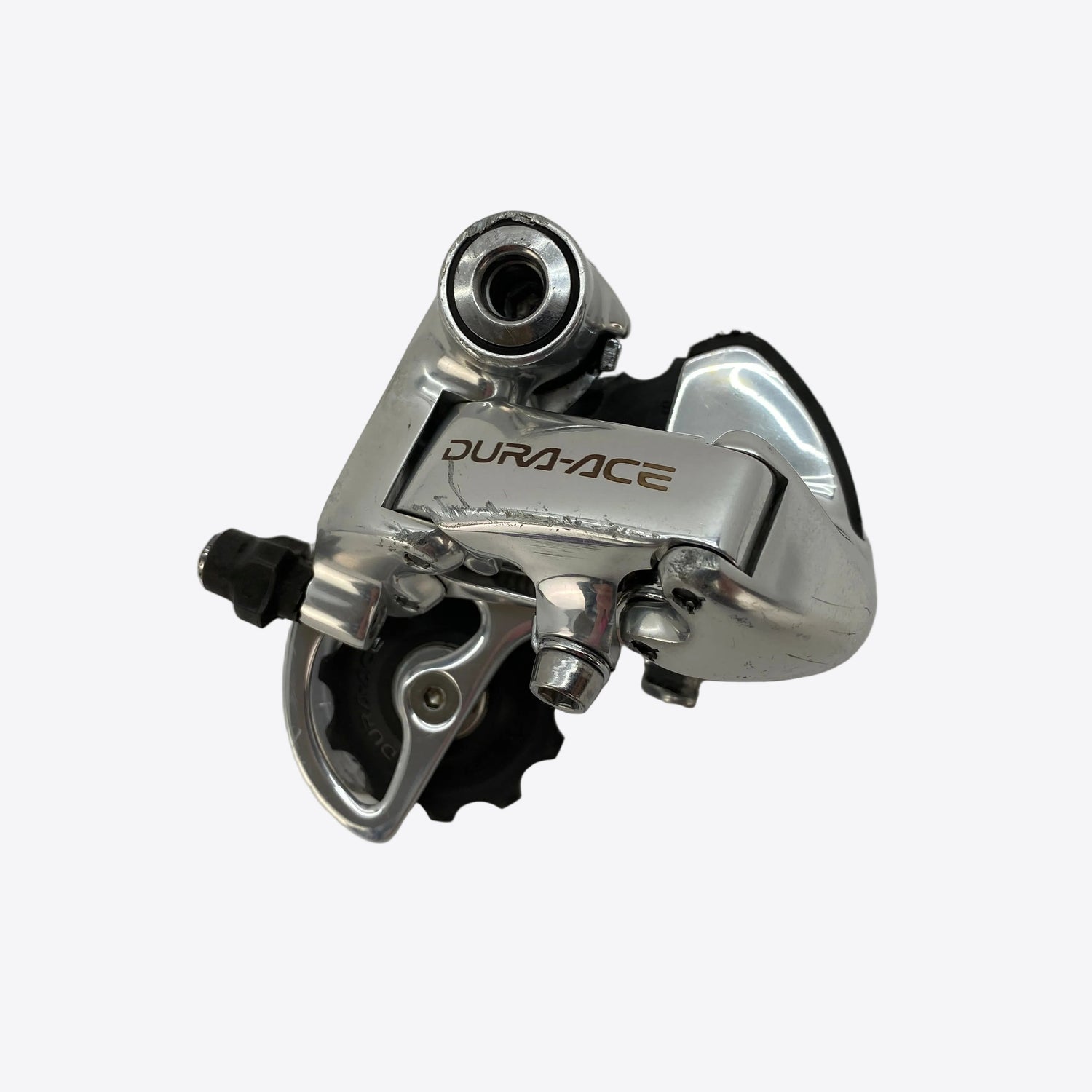 close up of the rear derailleur