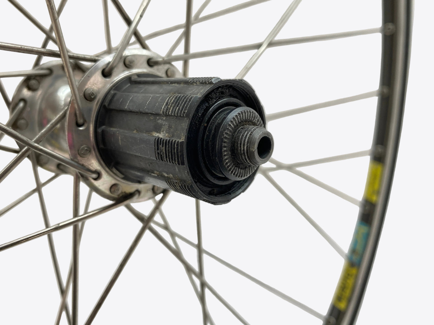 close up of the right rear axle end