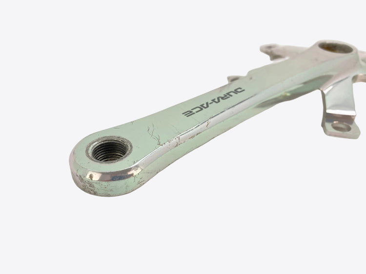 view of the right crank arm end