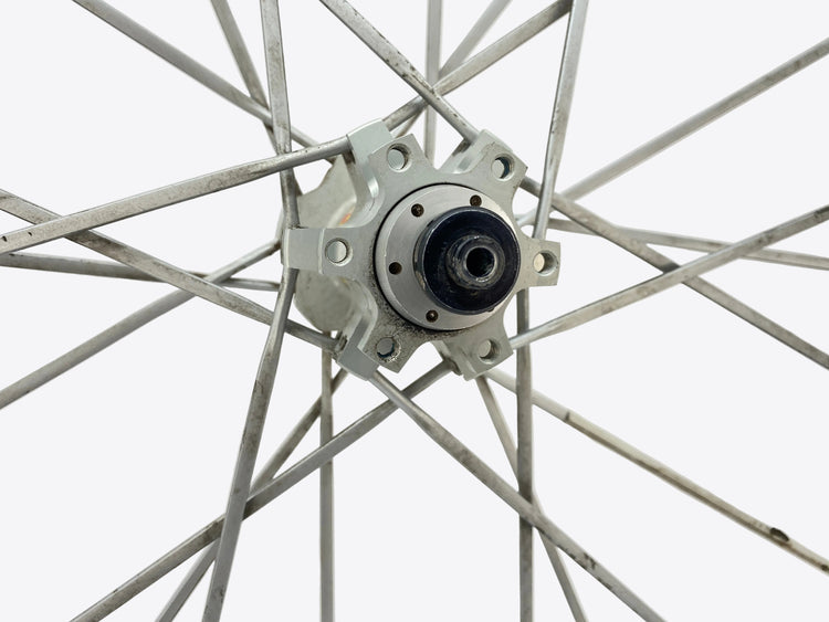 close up of the left axle end