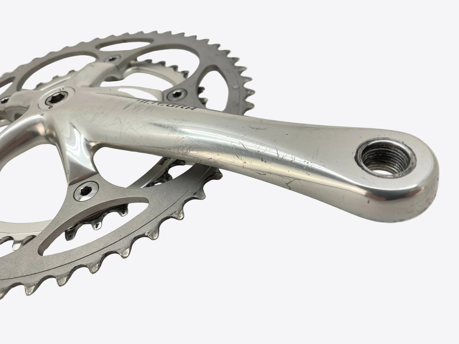 close up of the right crank arm