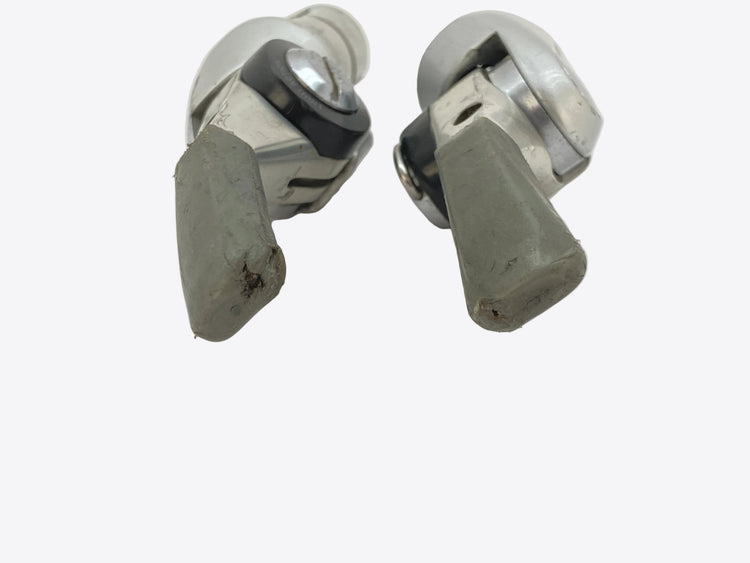 close up of the shifter ends