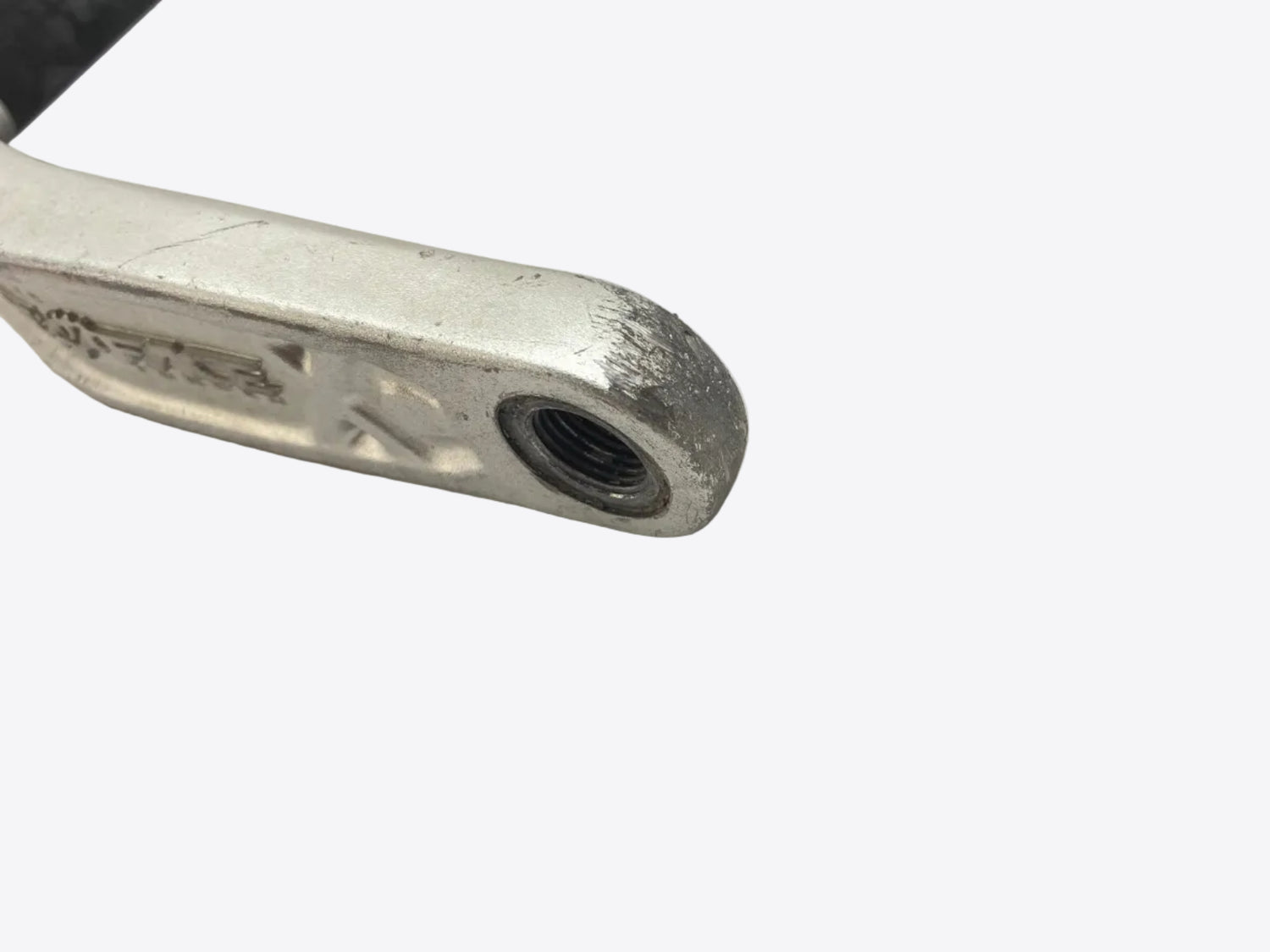 close up of the left crank arm end