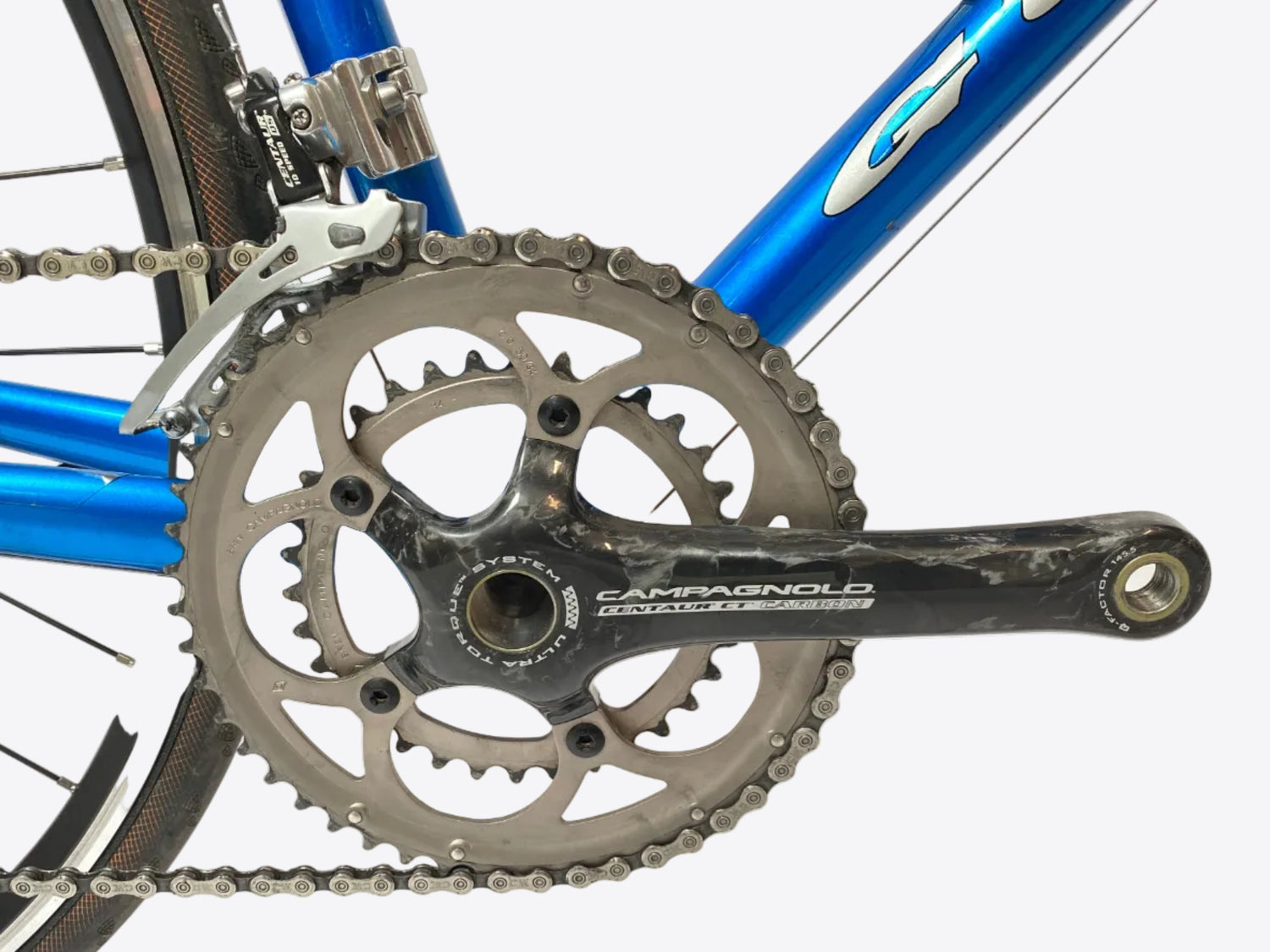close up of the right crank arm