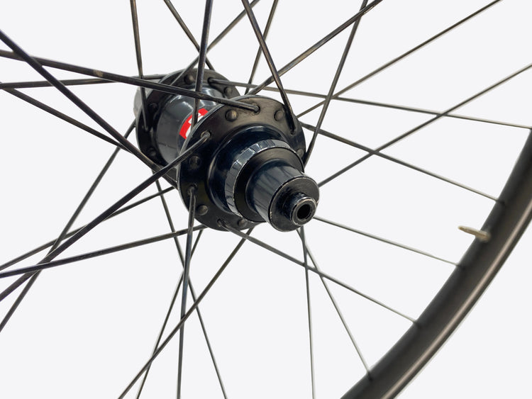 close up of the left axle end