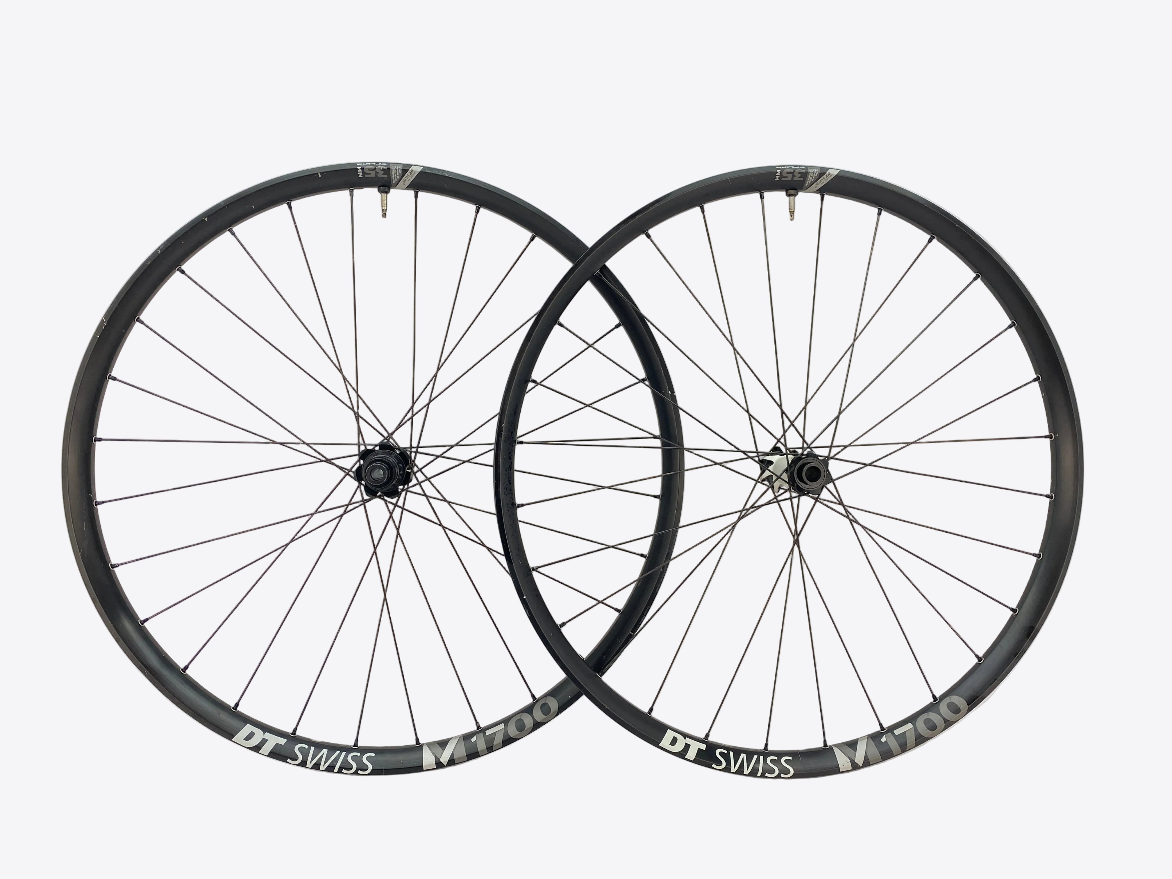 DT Swiss M1700 27.5 Plus Wheelset 35mm