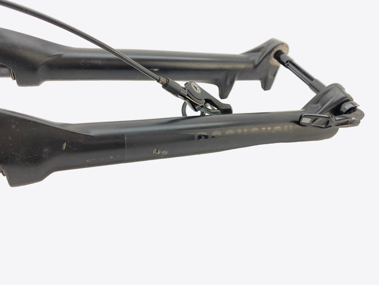 right side view of the fork
