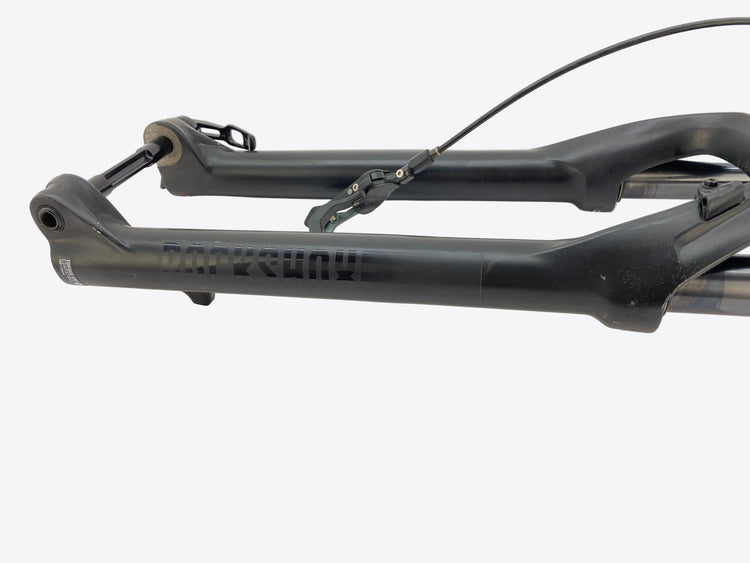 left side view of the fork
