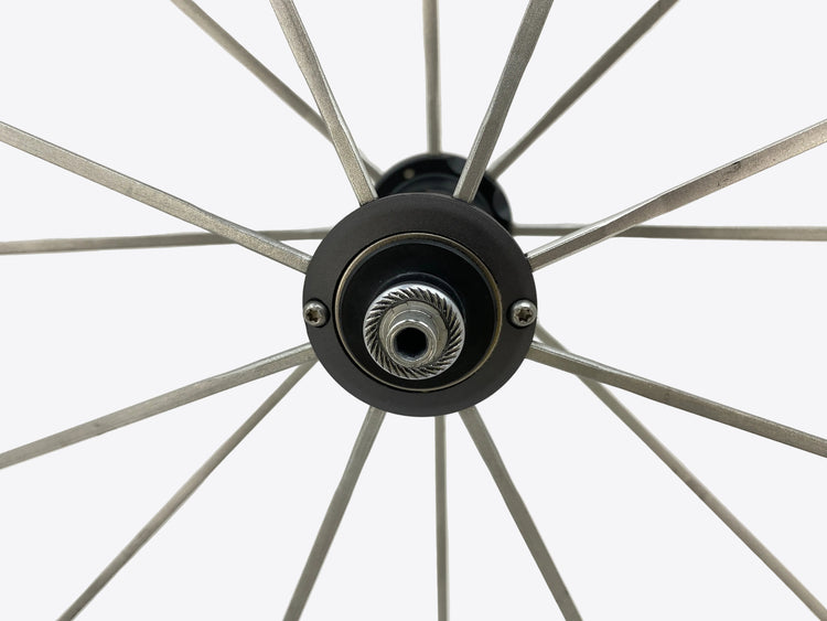 view of the left side axle end
