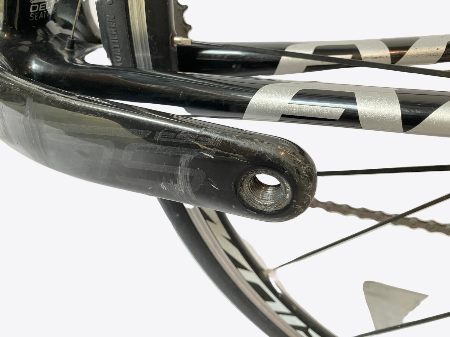 scratches on the left crank arm