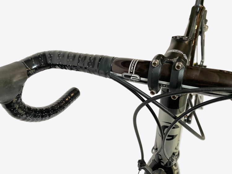 close up of the handlebar