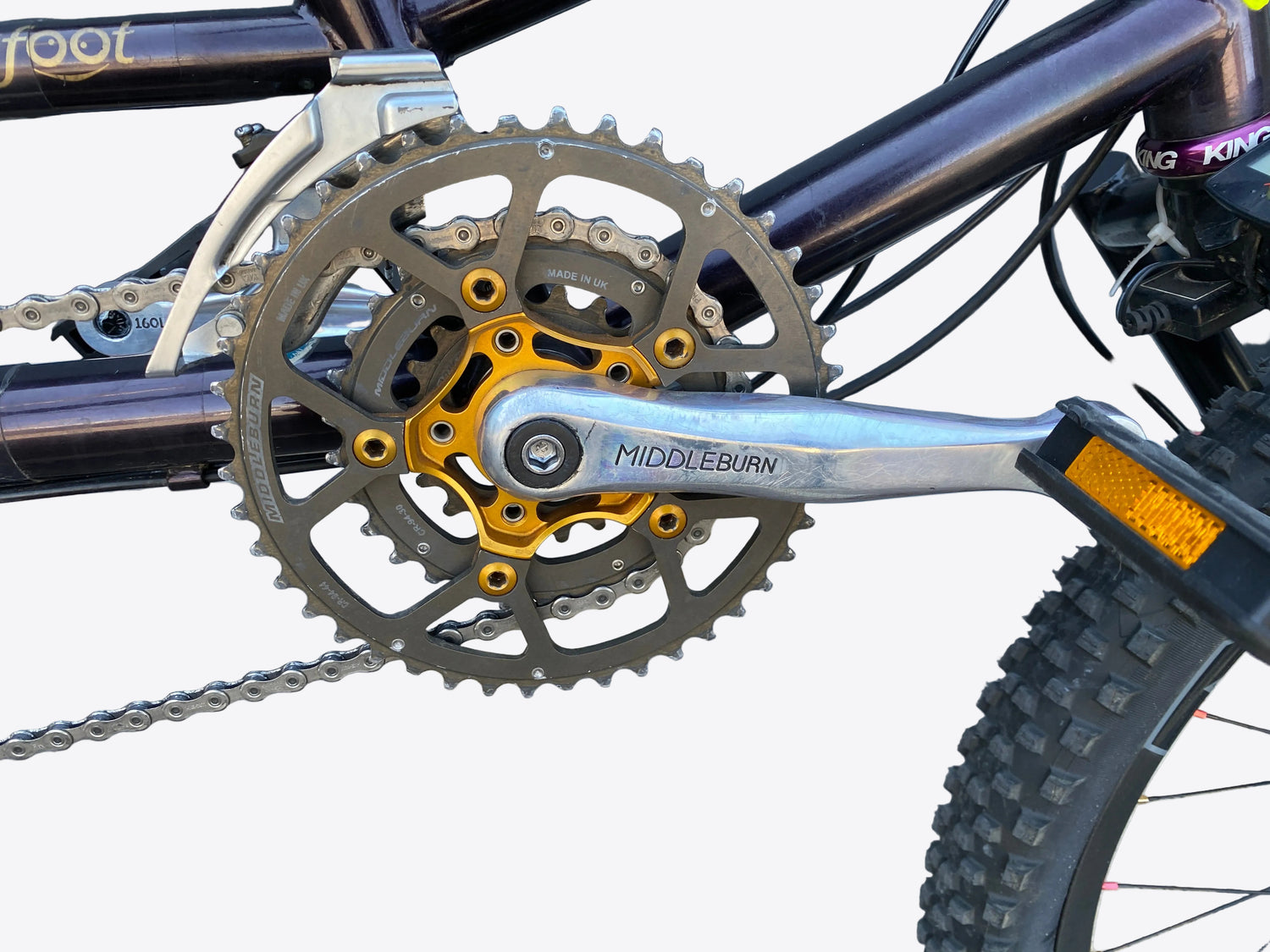 close up of the right crank arm
