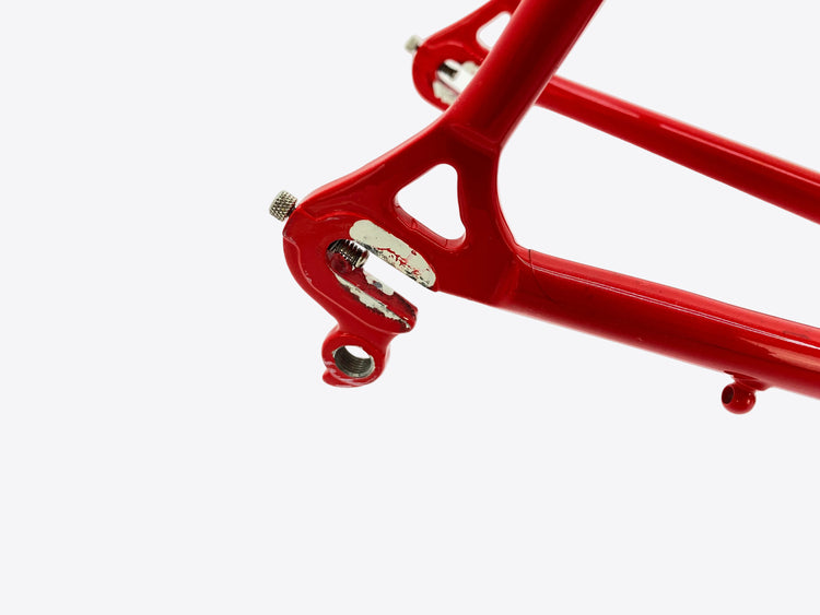 close up of the right rear dropout