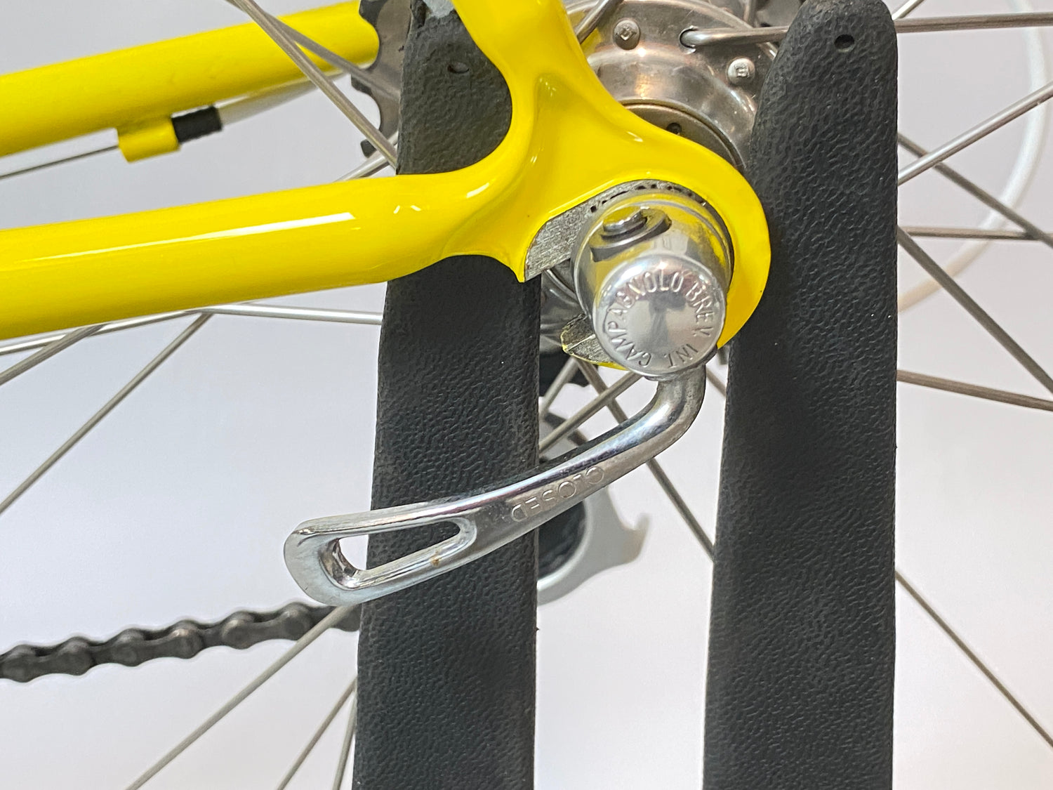 close up of rear skewer