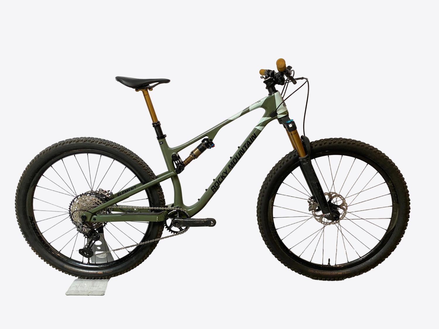 Element Carbon 90 29 / MD / Green/Blue