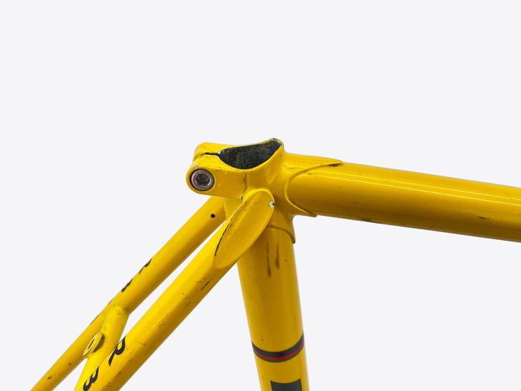 close up of the seat lug