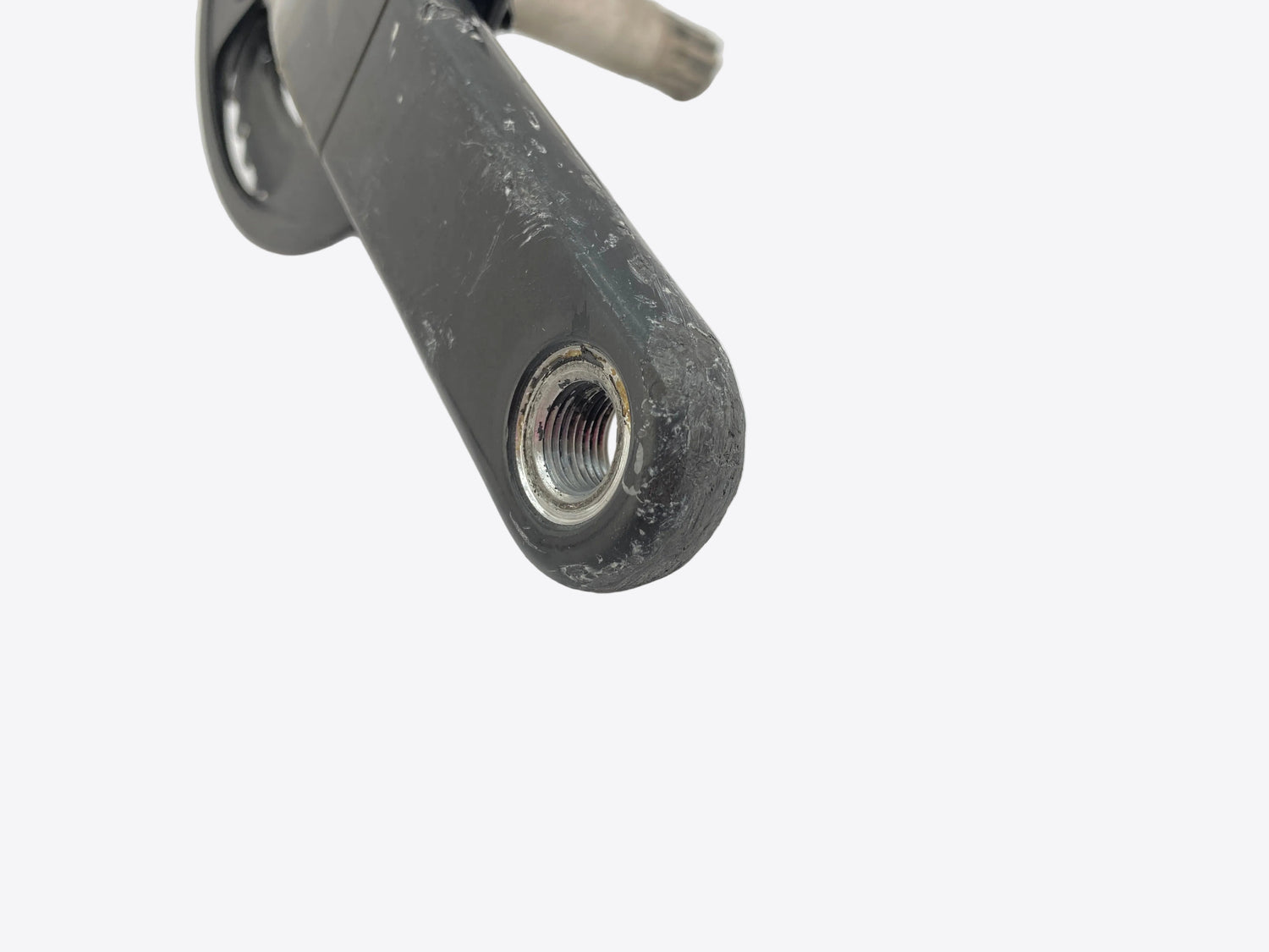 the right crank arm end