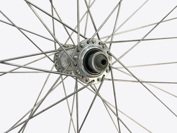 side view of the front hub