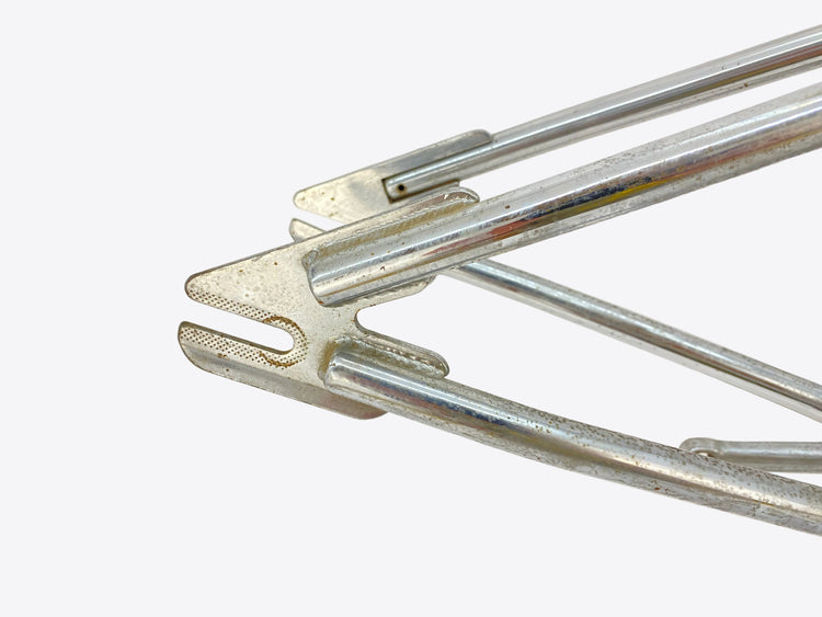 close up of the rear dropouts