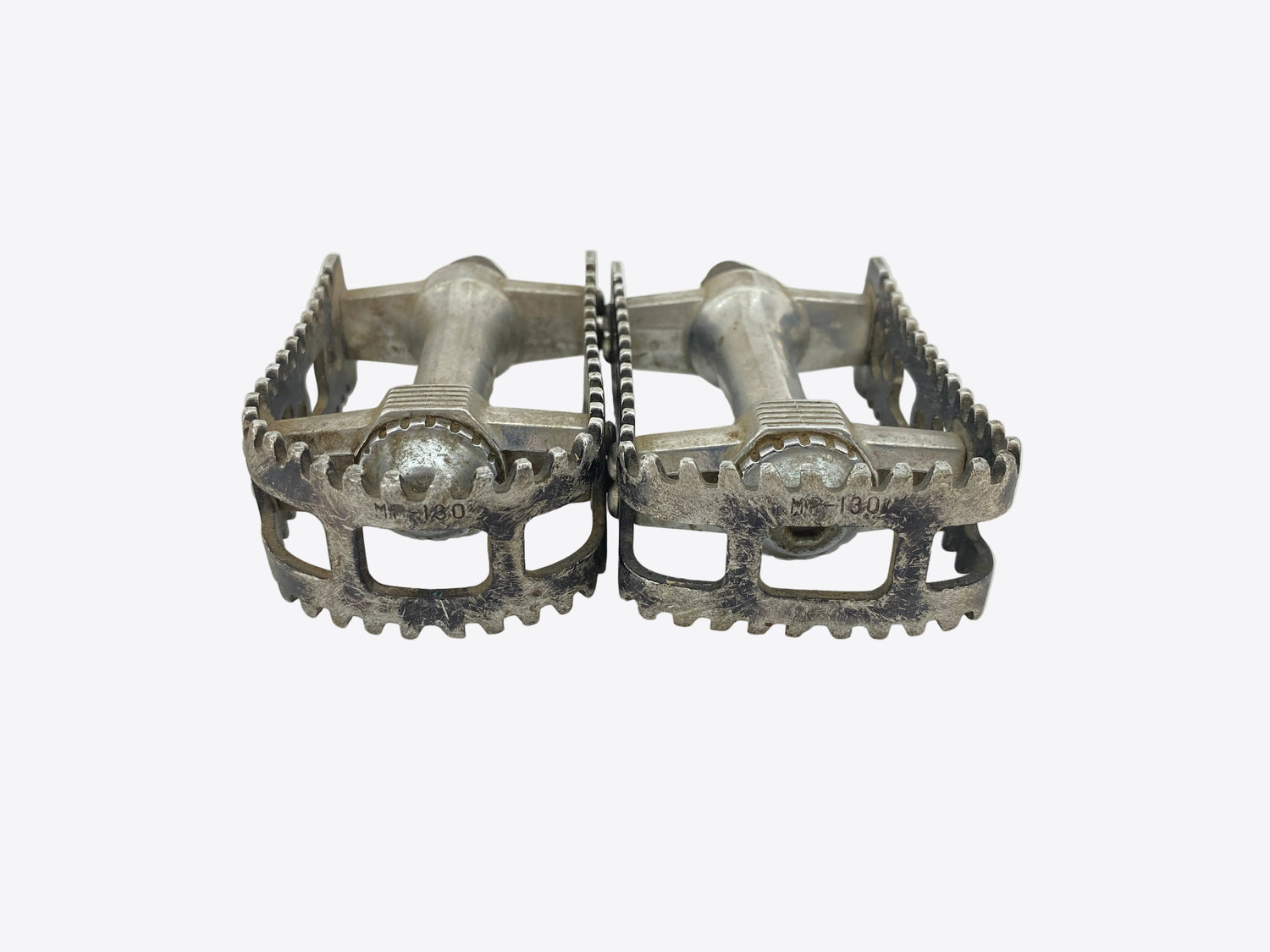 end view of the pedals