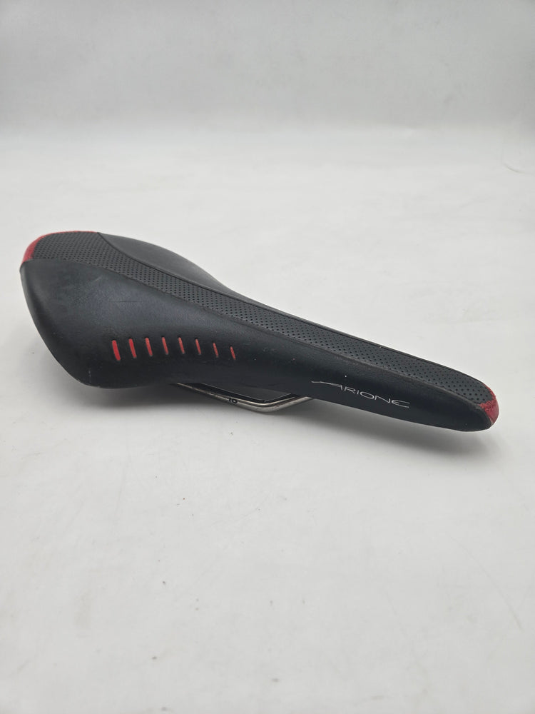 Fizik, Arione Saddle