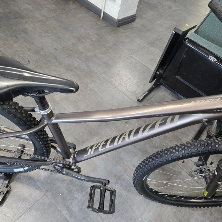 Specialized Pitch Dirt Jumper, Mountain Bike, Small