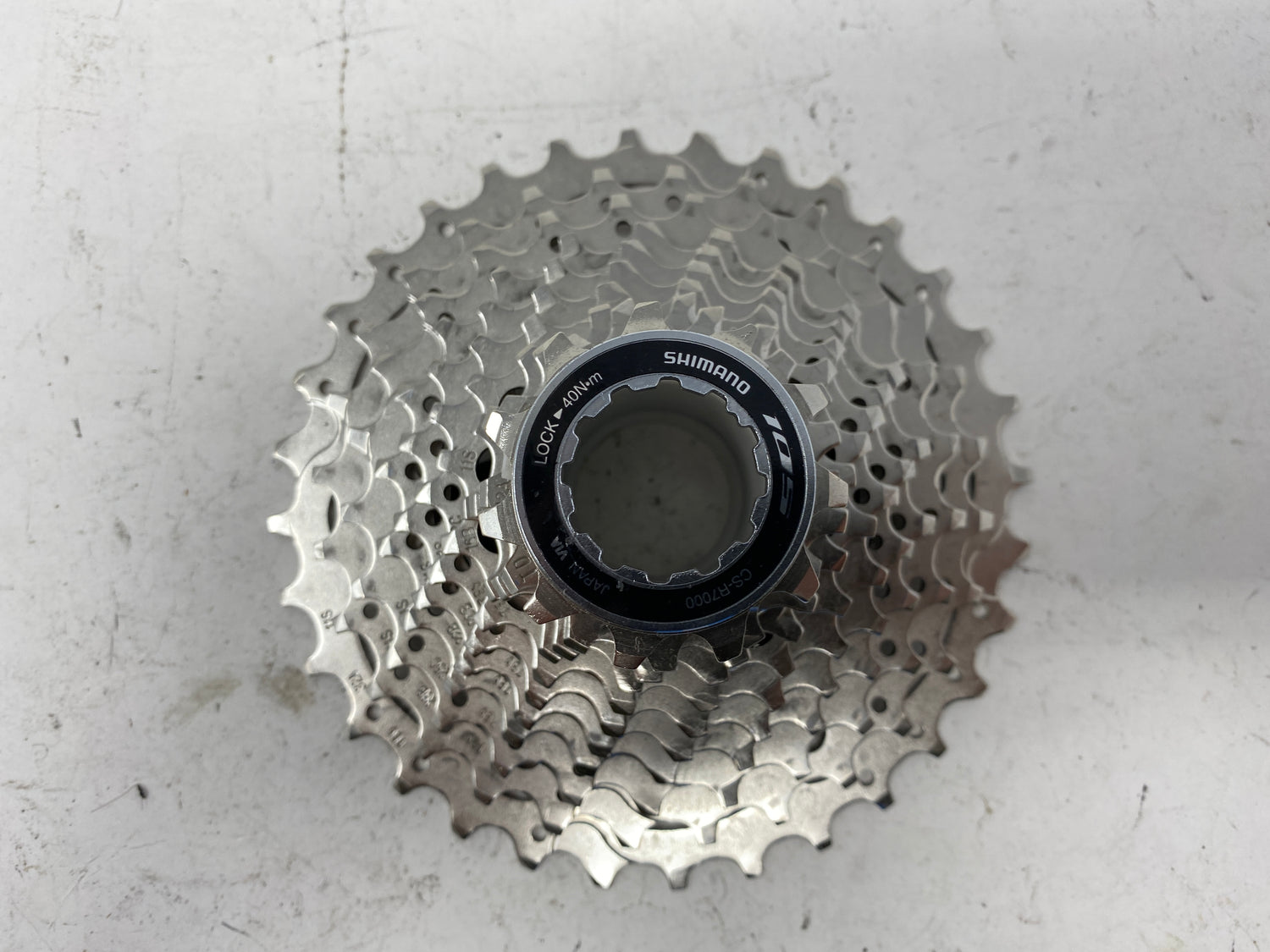 Home trainer Elite Suito + Cassette Shimano 105 R7000 11/28 11V Home trainer Elite Suito + Cassette Shimano 105 R7000 11/28 11V