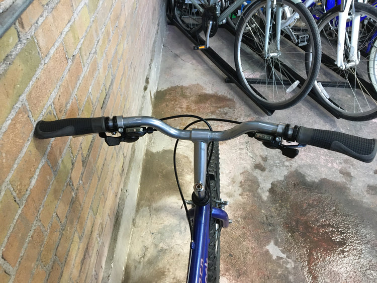 19" Specialized Hardrock - Preowned